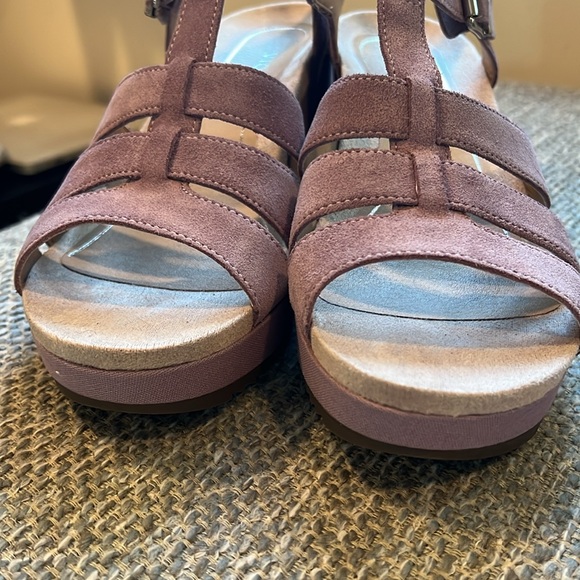 Vionic Tawny Mauve Wedge Sandals NWOT Suede Purple - Picture 7 of 11